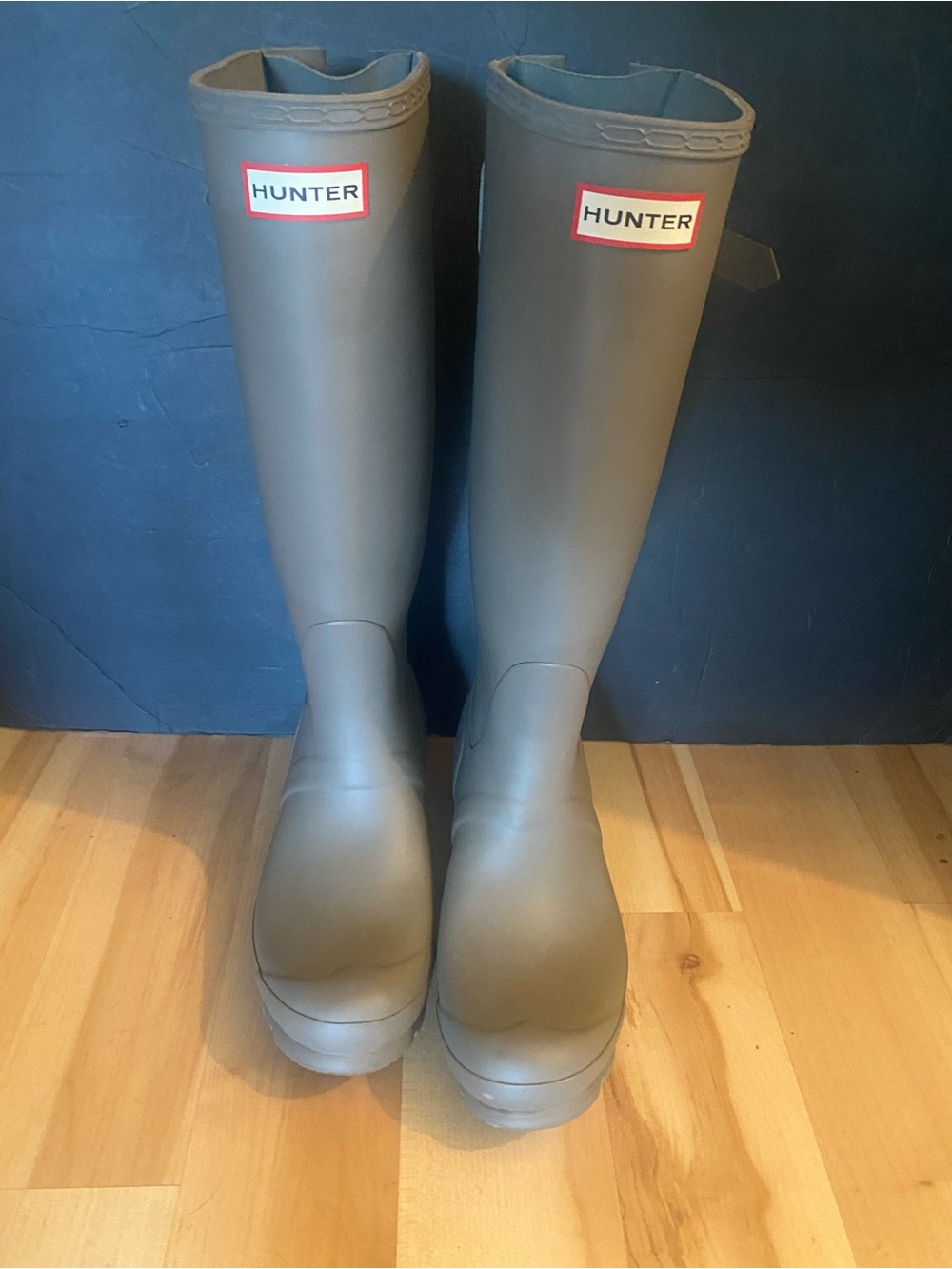 Women’s gray hunter boots size 7